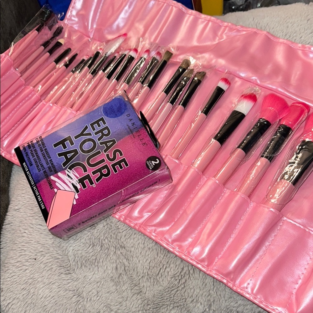 Erase Your Face Pink Makeup Brush Set